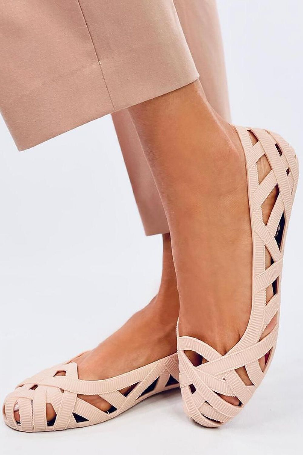 The Flexible Ones - Eyelet Flats