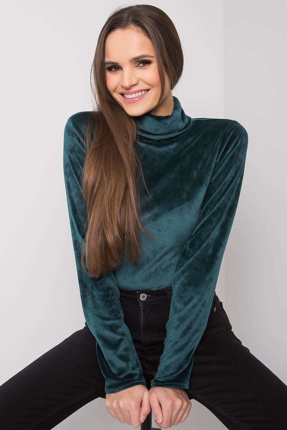 Turtleneck by Lakerta
