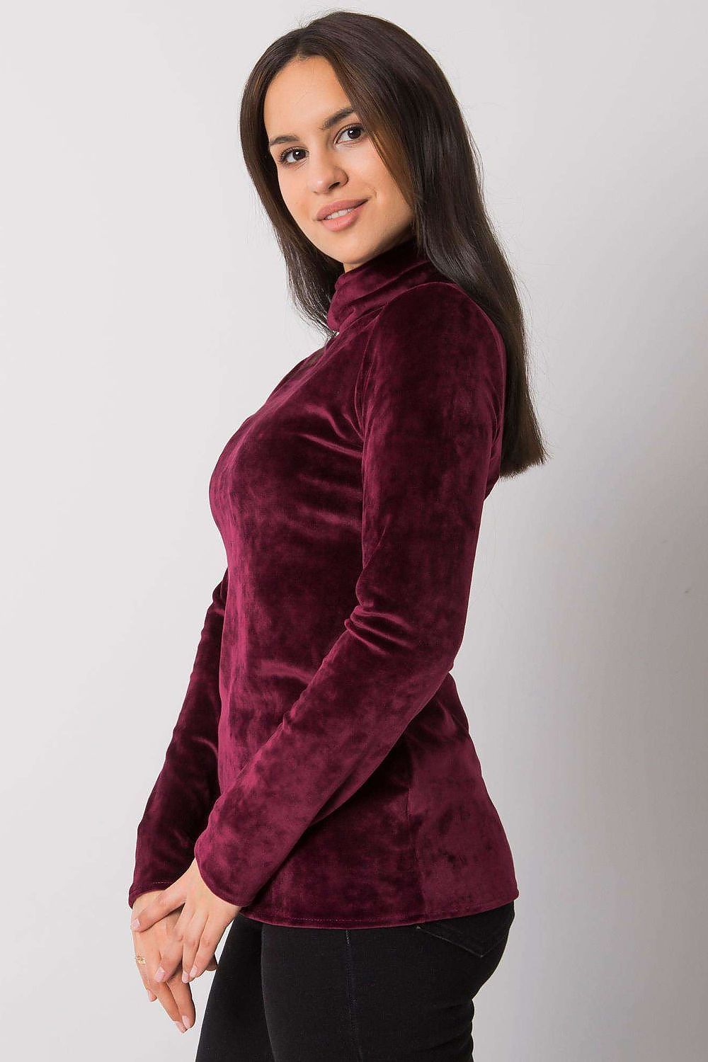 Turtleneck by Lakerta