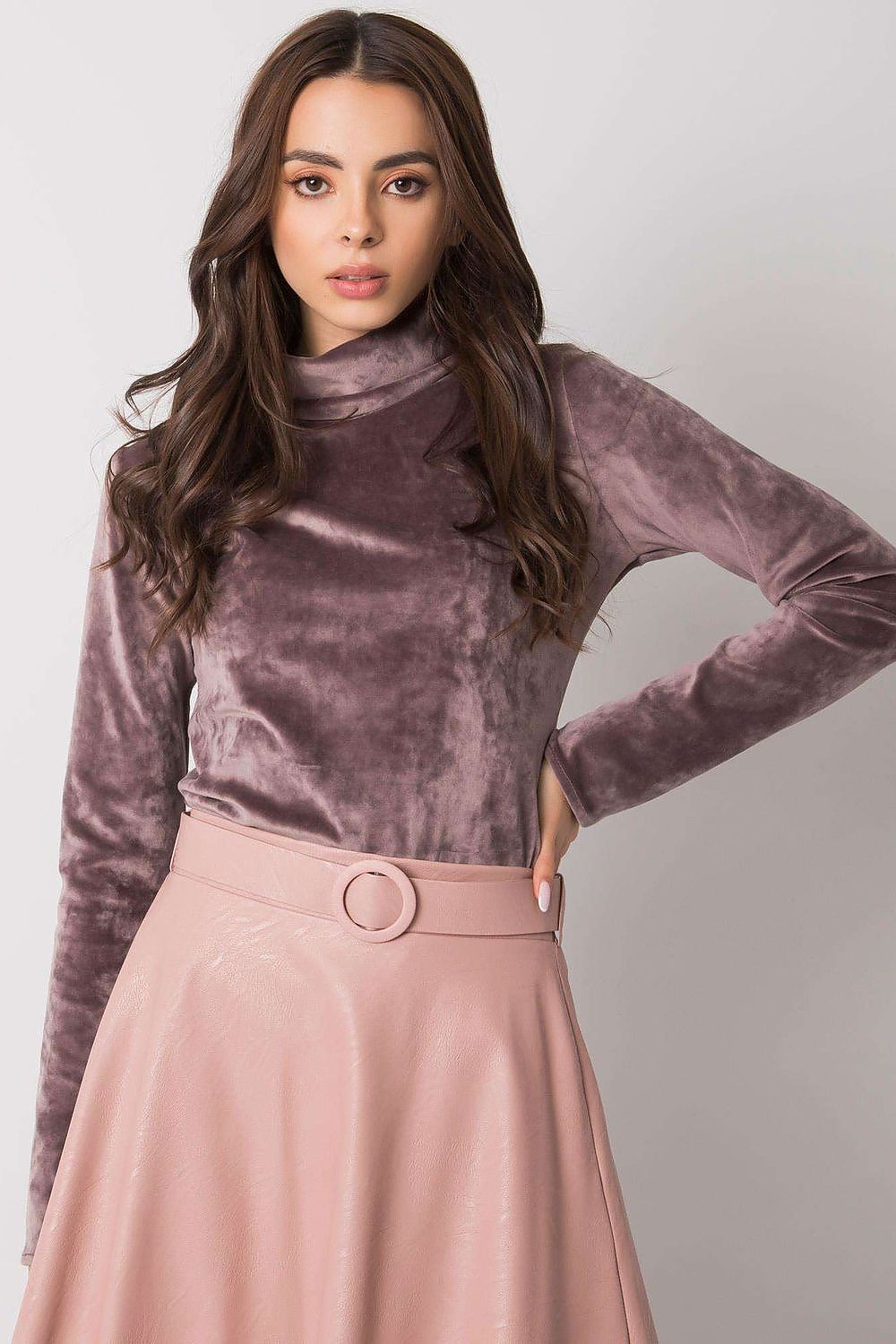 Turtleneck by Lakerta