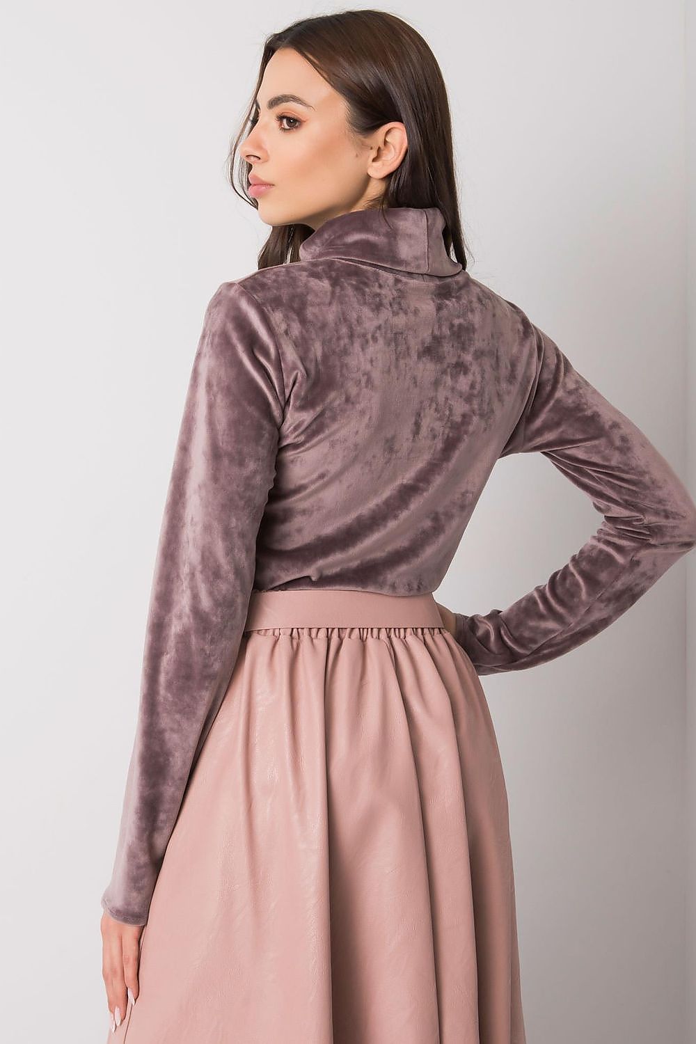 Turtleneck by Lakerta