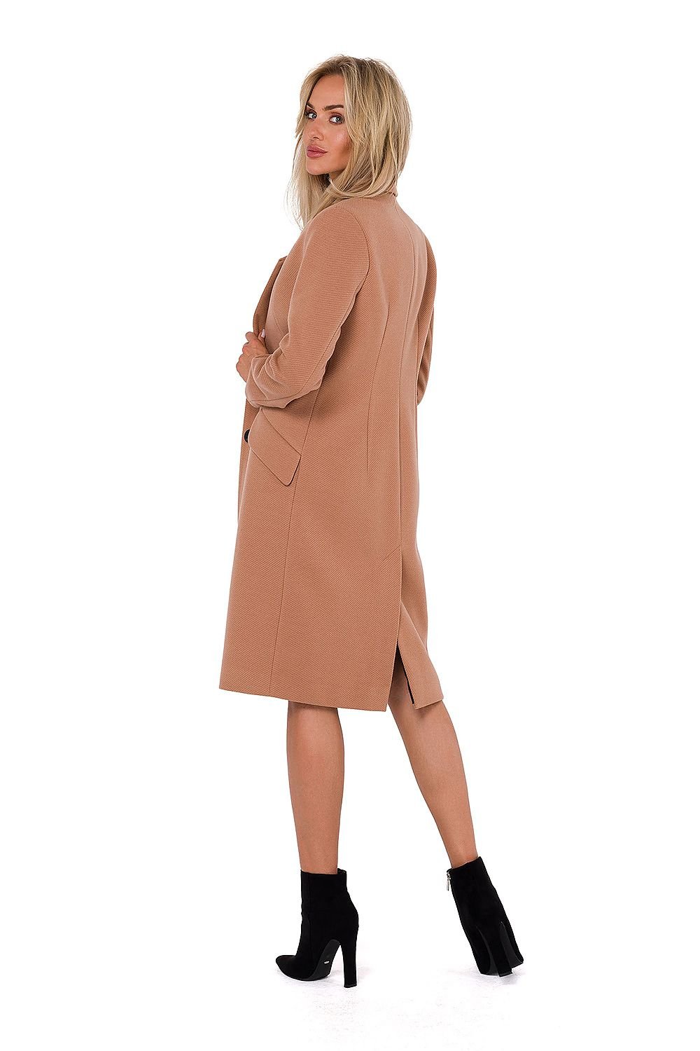 The Classic Coat by Moe