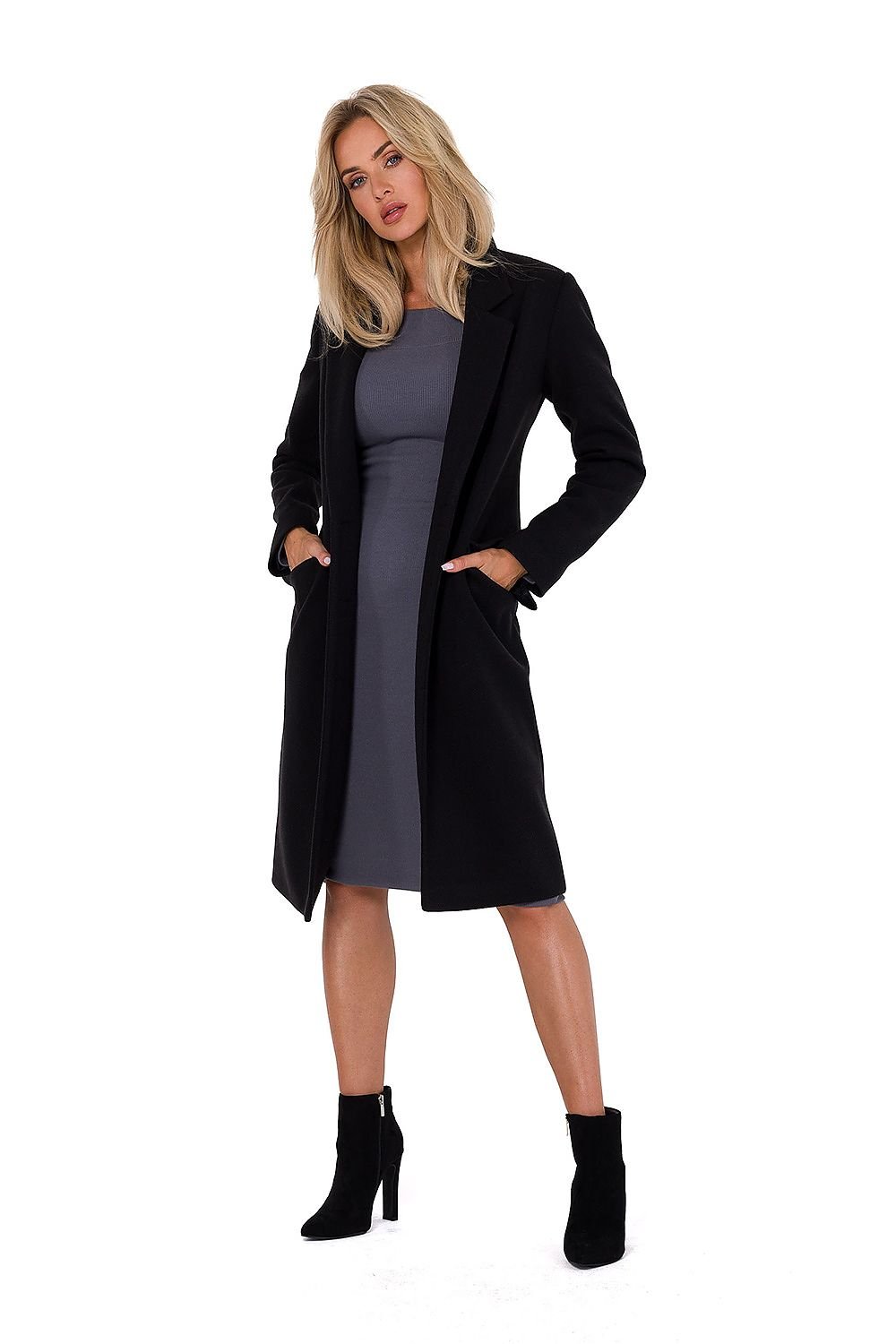 The Classic Coat by Moe