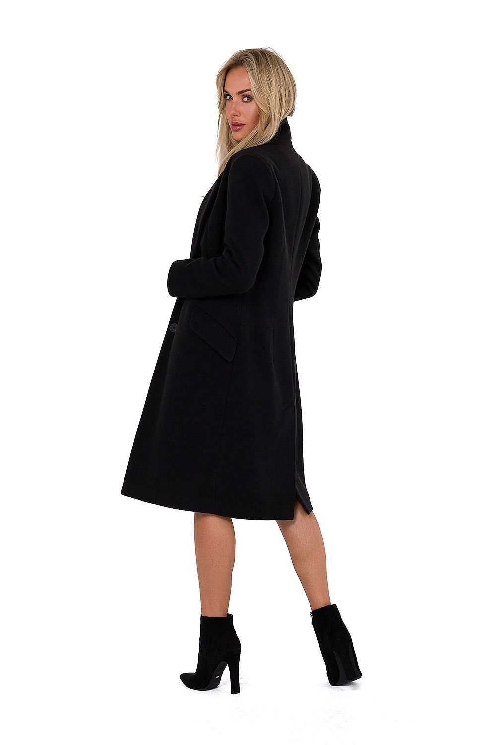 The Classic Coat by Moe