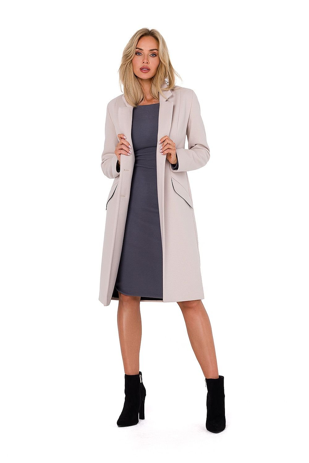 The Classic Coat by Moe