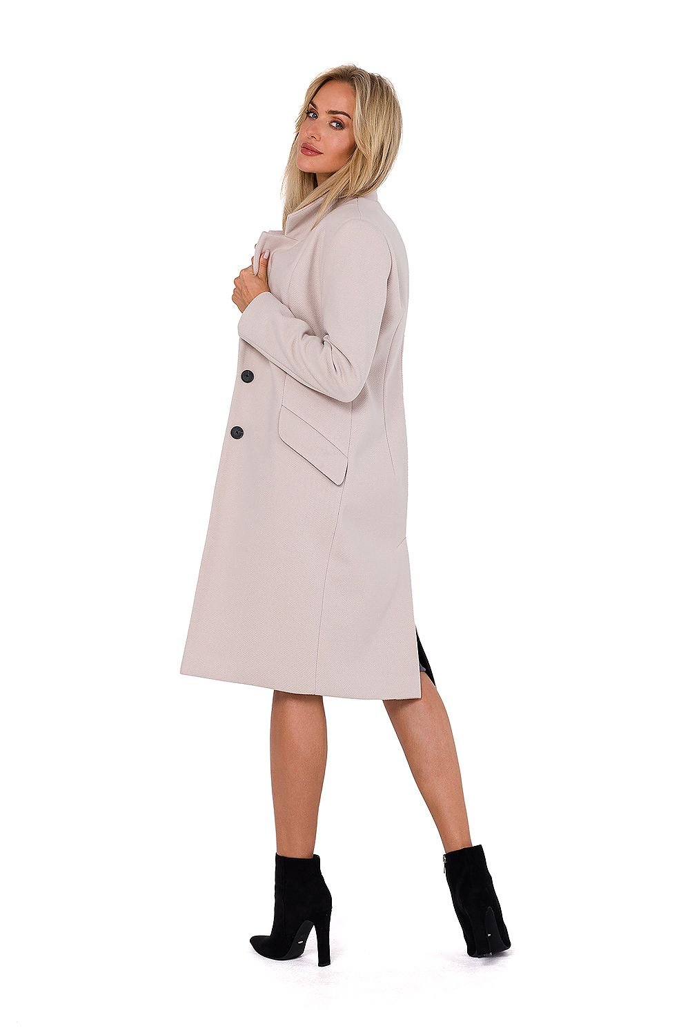 The Classic Coat by Moe